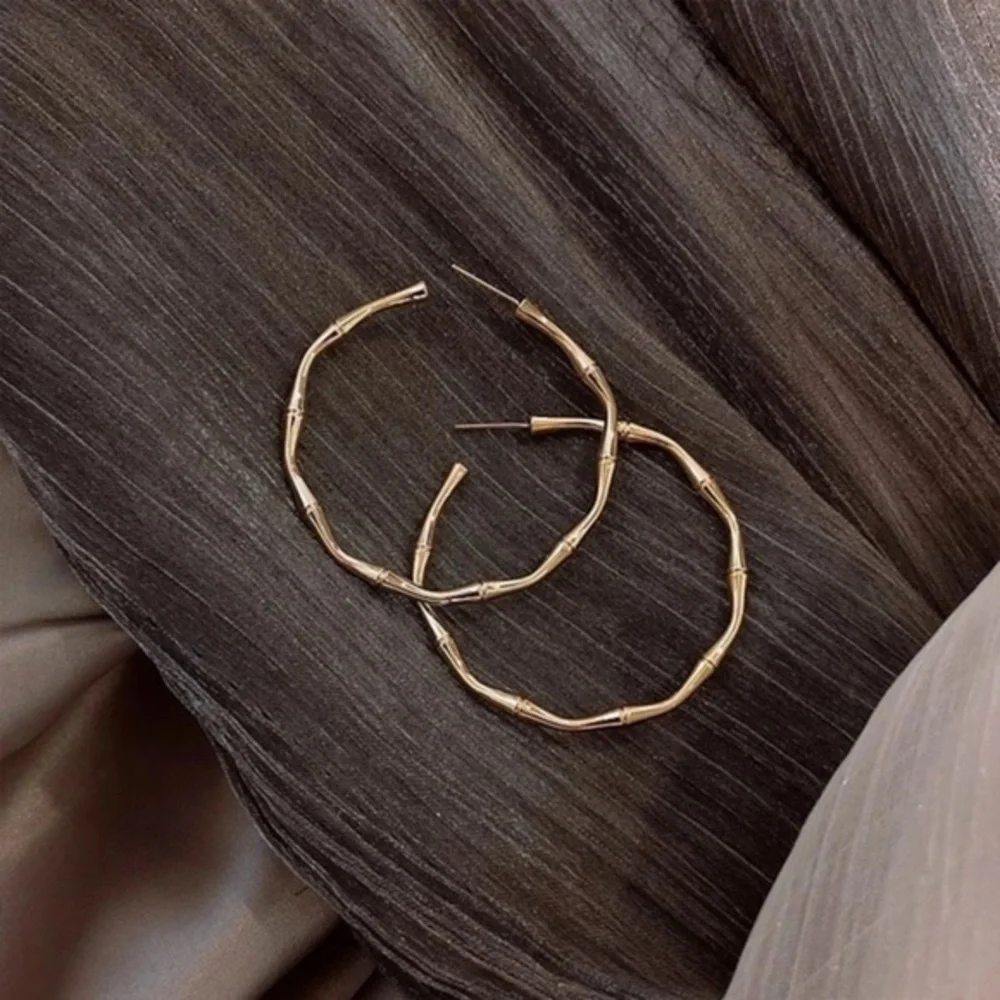 3/$30 💛 Hoop Earrings